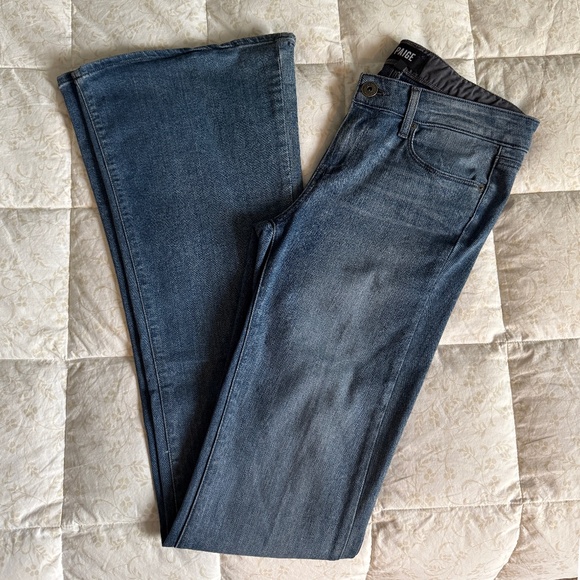PAIGE Lou Lou Flared Jeans in Novelle (Size 27 Tall) - Picture 1 of 12